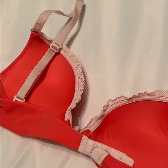 VS : Bright Push-Up Bra - Picture 4 of 7